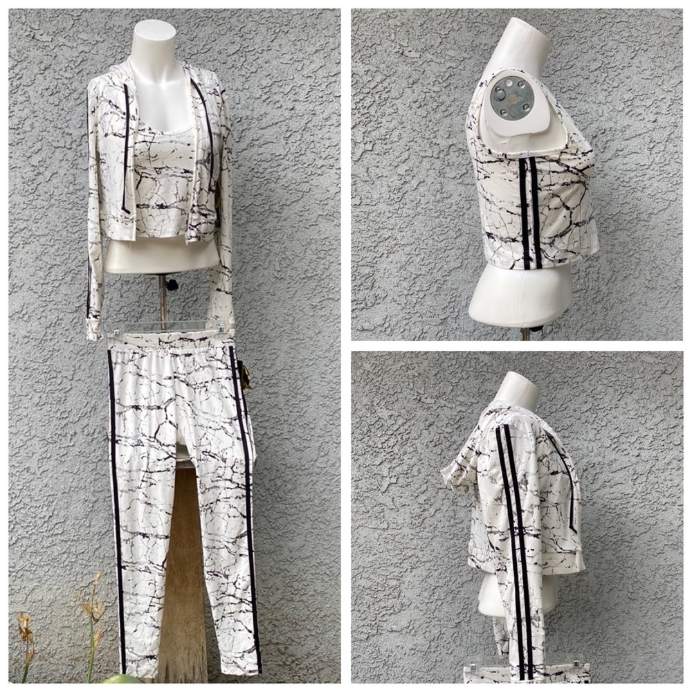 Feathers 3-Piece Gym Workout Athletic Tank Top, Jacket, Leggings Pants Set NWT